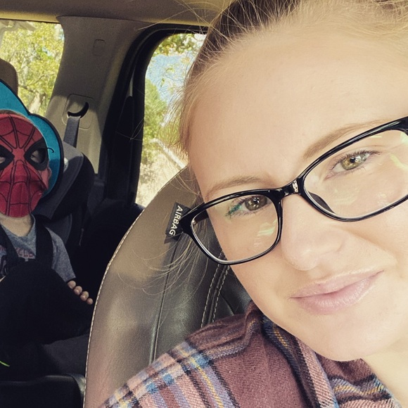 Meet your Posher, Leonna - Picture 1 of 1